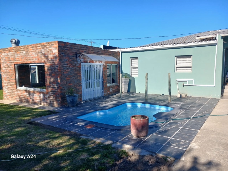 To Let 3 Bedroom Property for Rent in Cambridge West Eastern Cape
